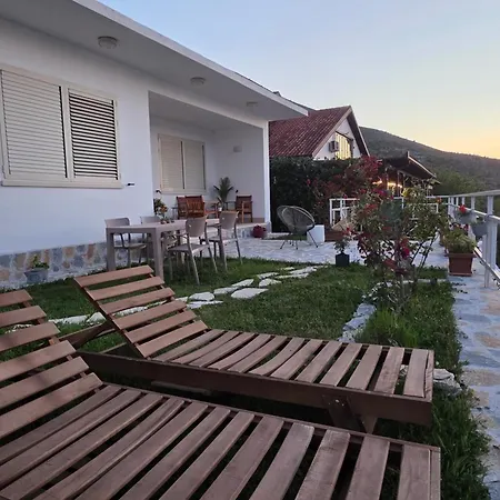 Pelikan House 펜션 Shkodër
